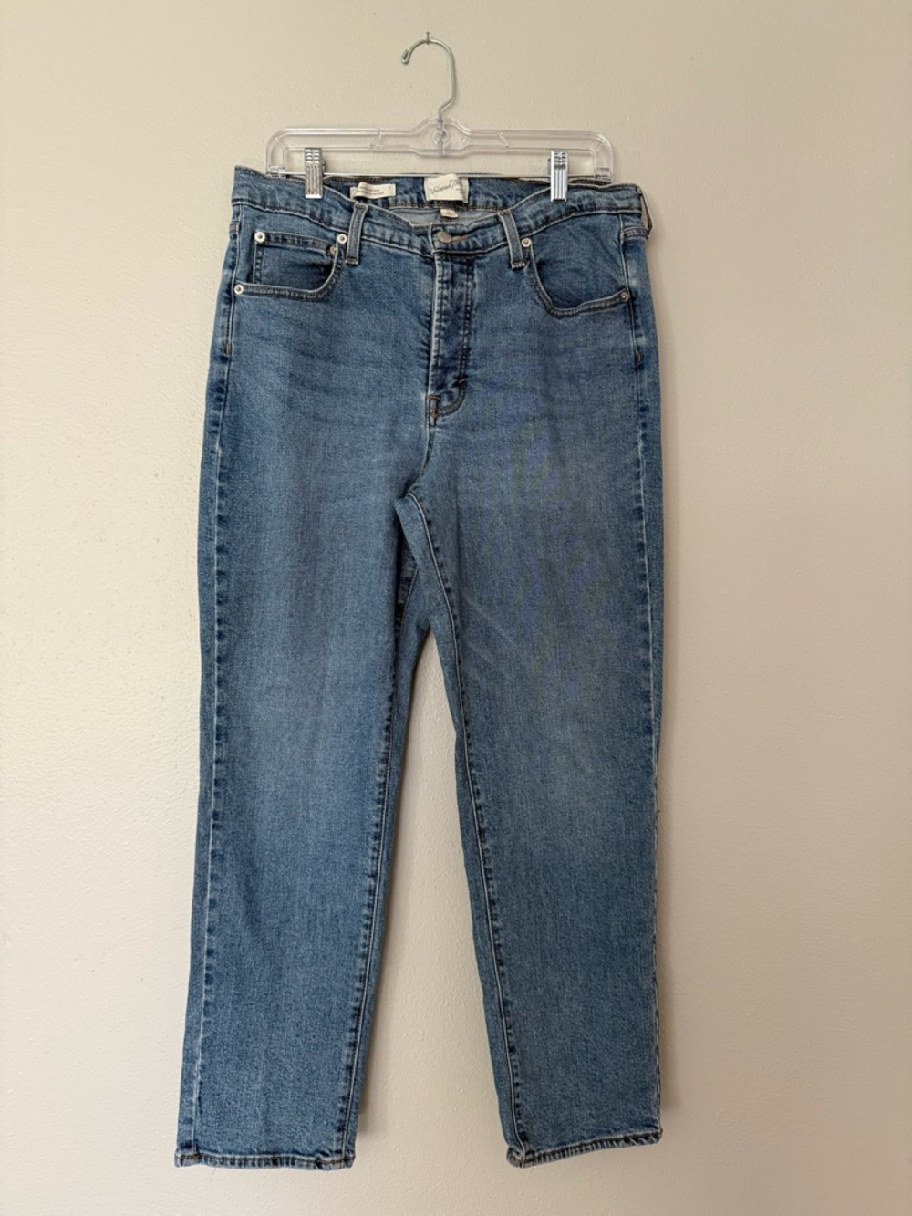 Universal Thread Medium Blue High-Rise Straight Jeans